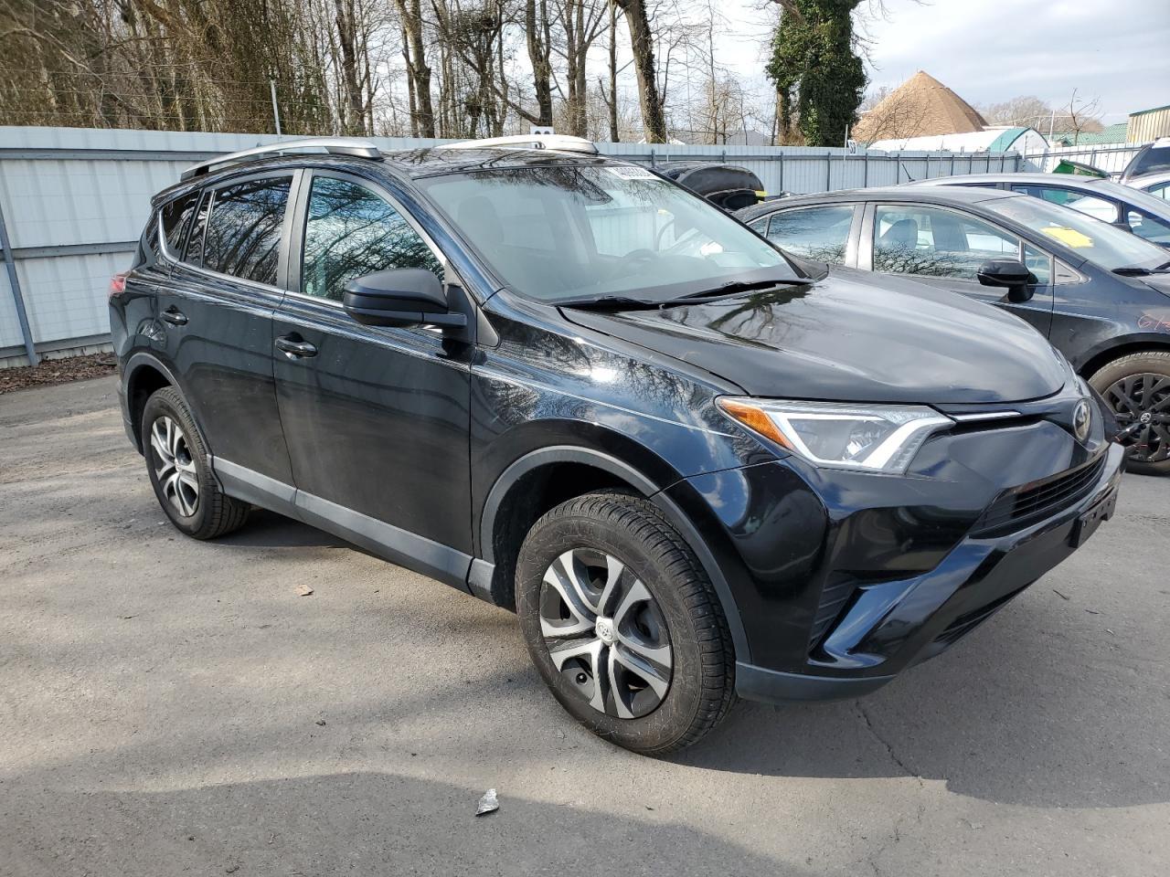 2018 TOYOTA RAV4 LE - Image 4