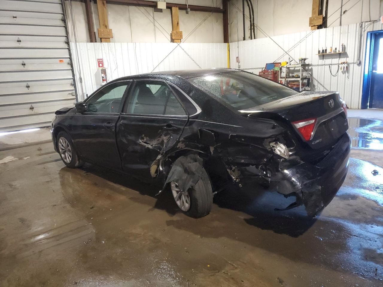 2015 TOYOTA CAMRY LE - Фото 2