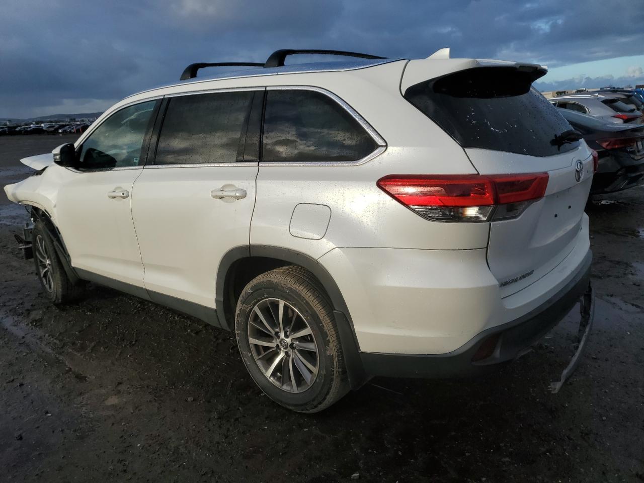 2019 TOYOTA HIGHLANDER - Фото 2