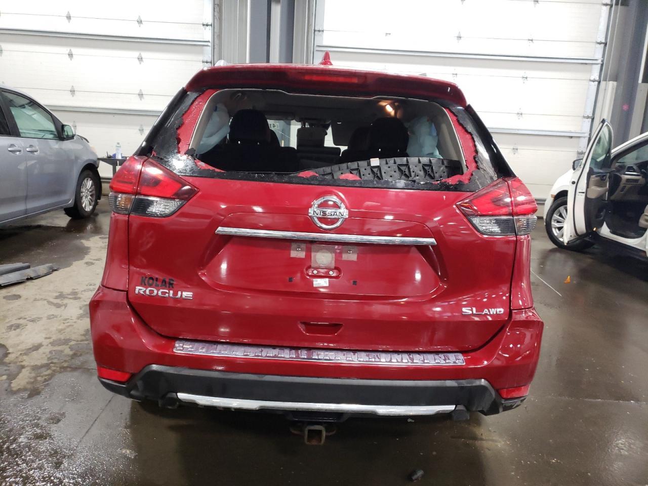 2017 NISSAN ROGUE S - Фото 6