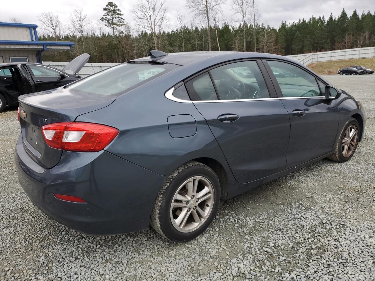 2017 CHEVROLET CRUZE LT - Image 3