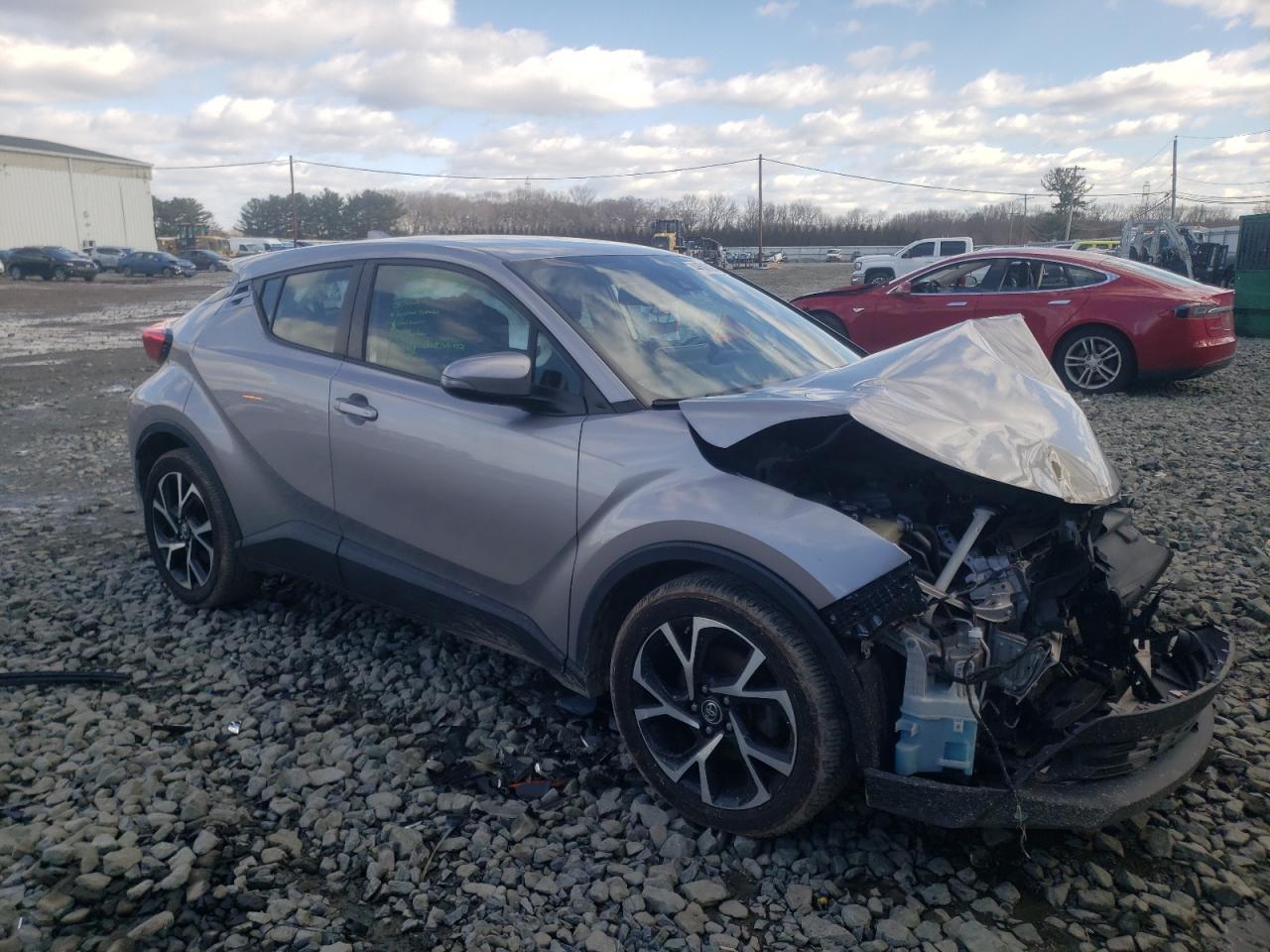 2019 TOYOTA C-HR XLE - Image 4