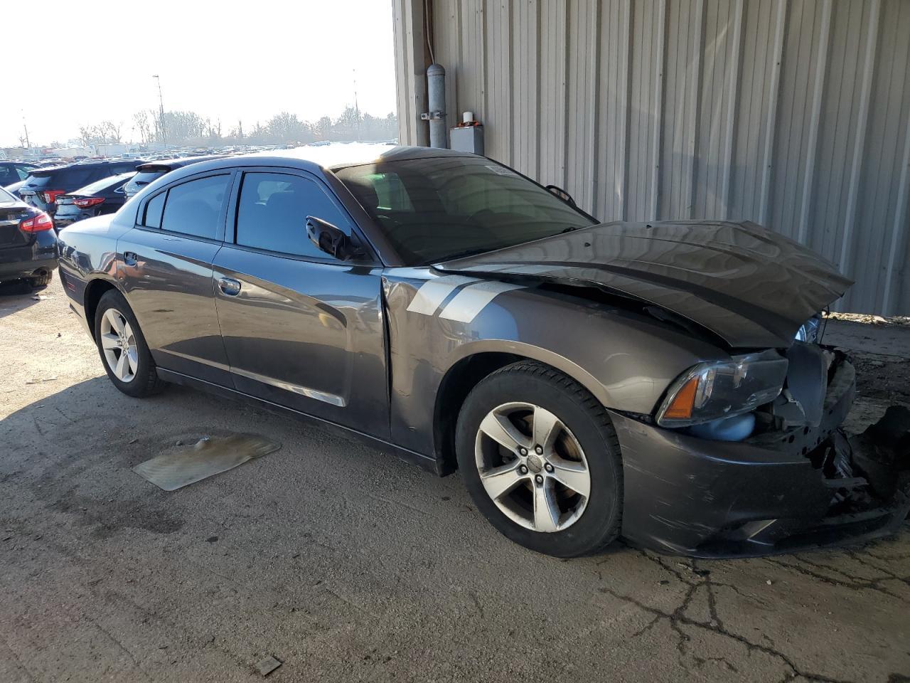 2014 DODGE CHARGER SE - Image 4