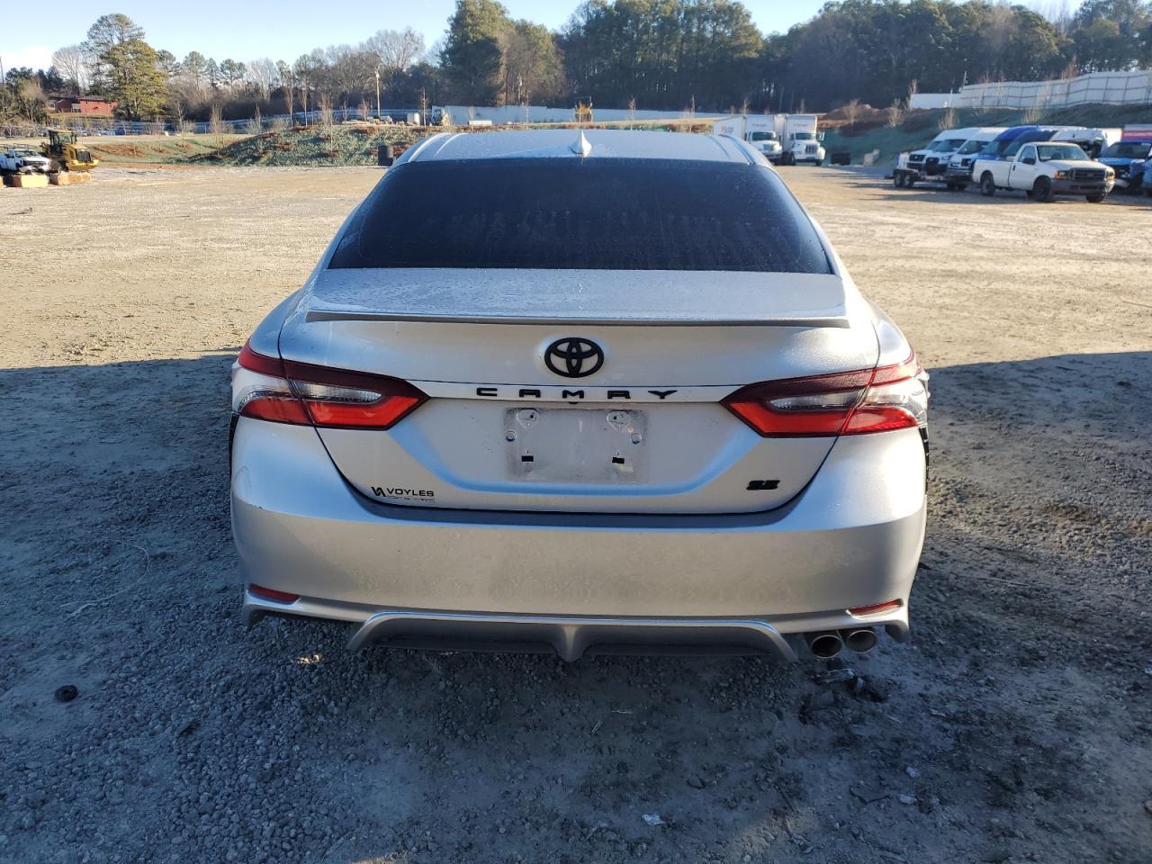 2021 TOYOTA CAMRY SE - Фото 6