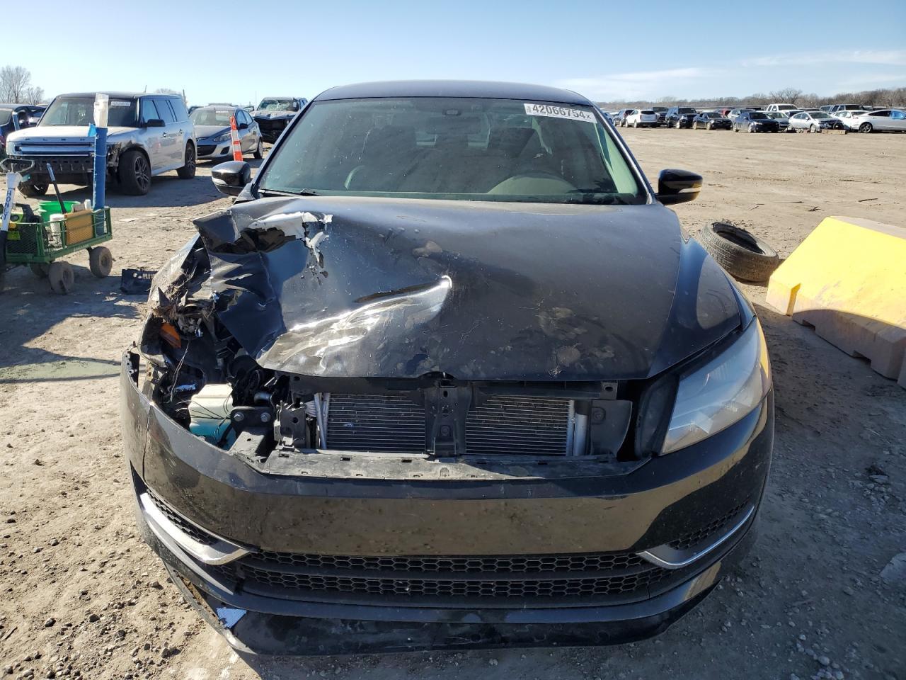 2014 VOLKSWAGEN PASSAT S - Фото 5