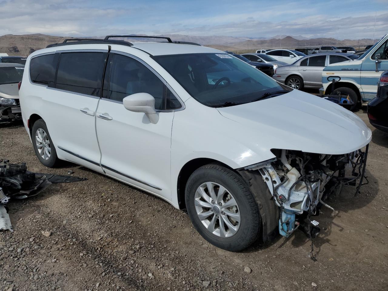 2017 CHRYSLER PACIFICA T - Image 4