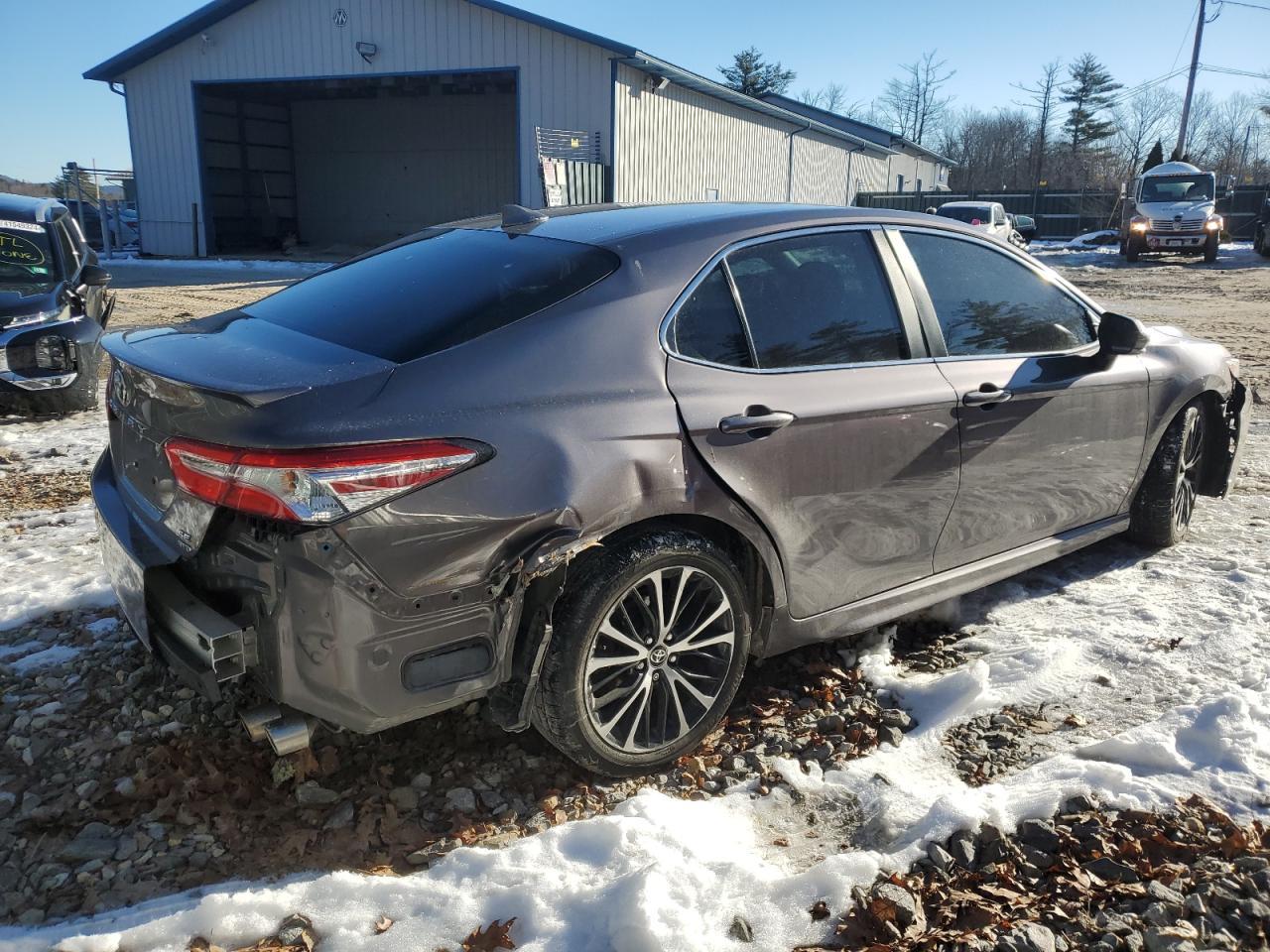 2020 TOYOTA CAMRY SE - Image 3