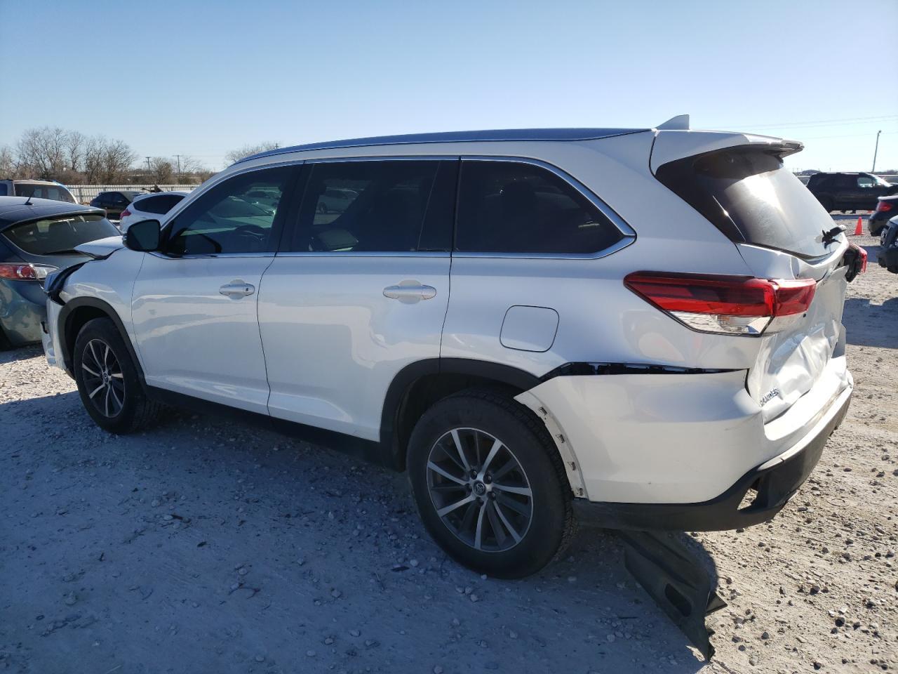 2019 TOYOTA HIGHLANDER - Image 2