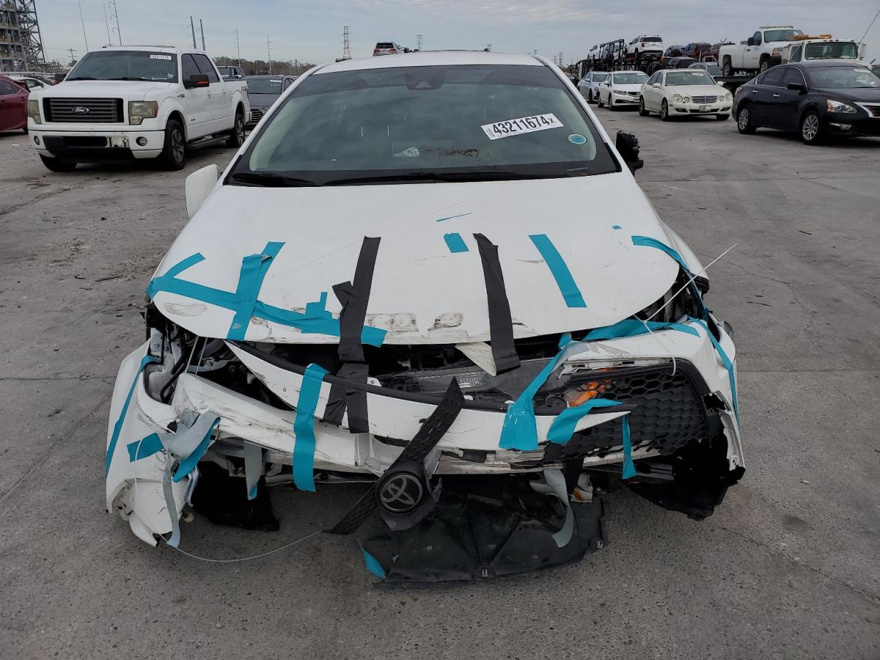 2020 TOYOTA COROLLA LE - Фото 5