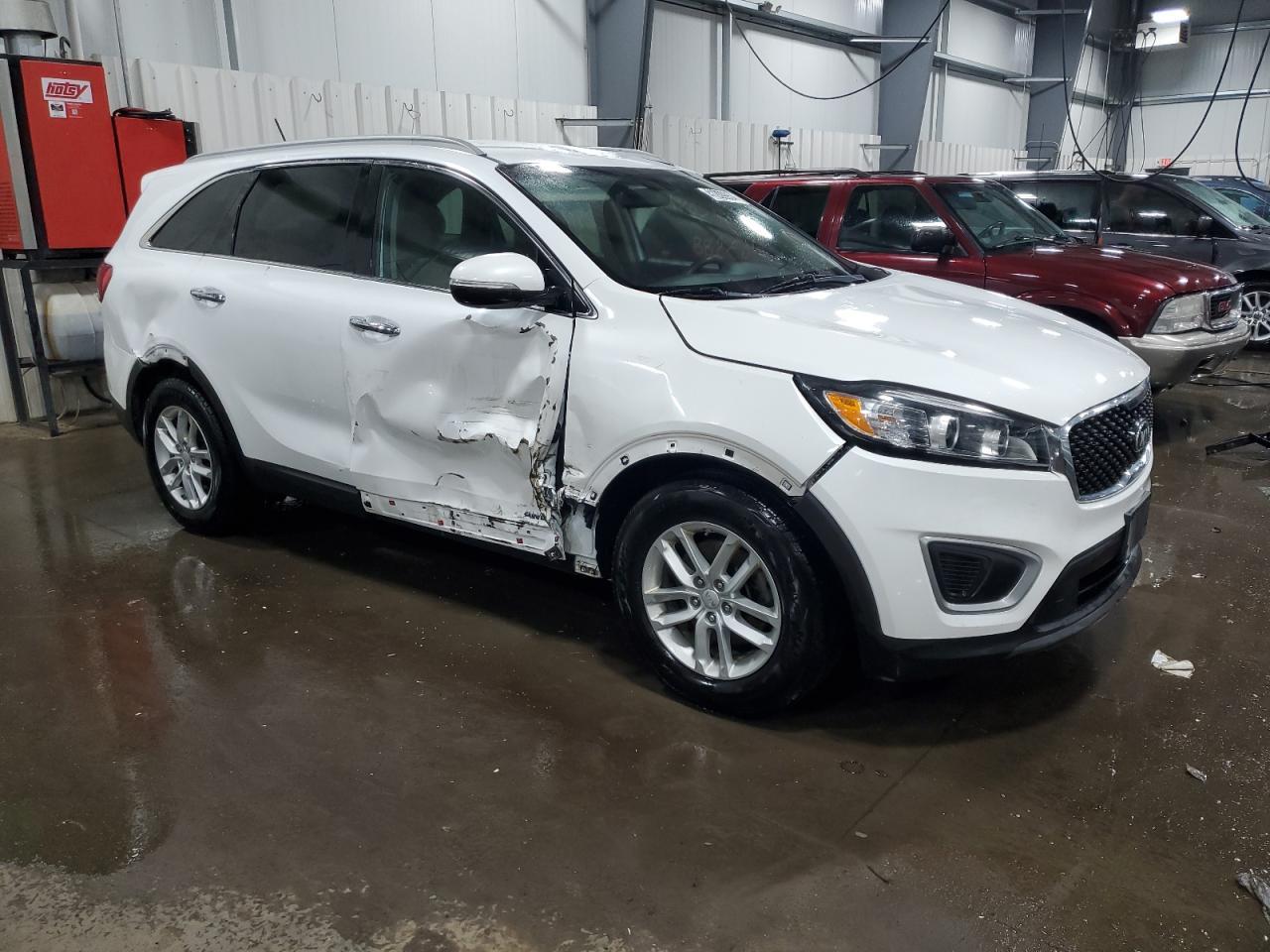 2017 KIA SORENTO LX - Image 4