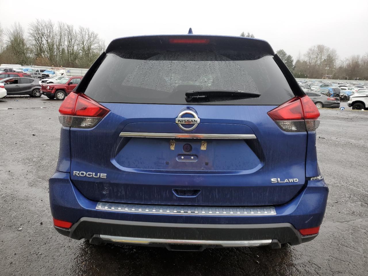 2017 NISSAN ROGUE SV - Image 6