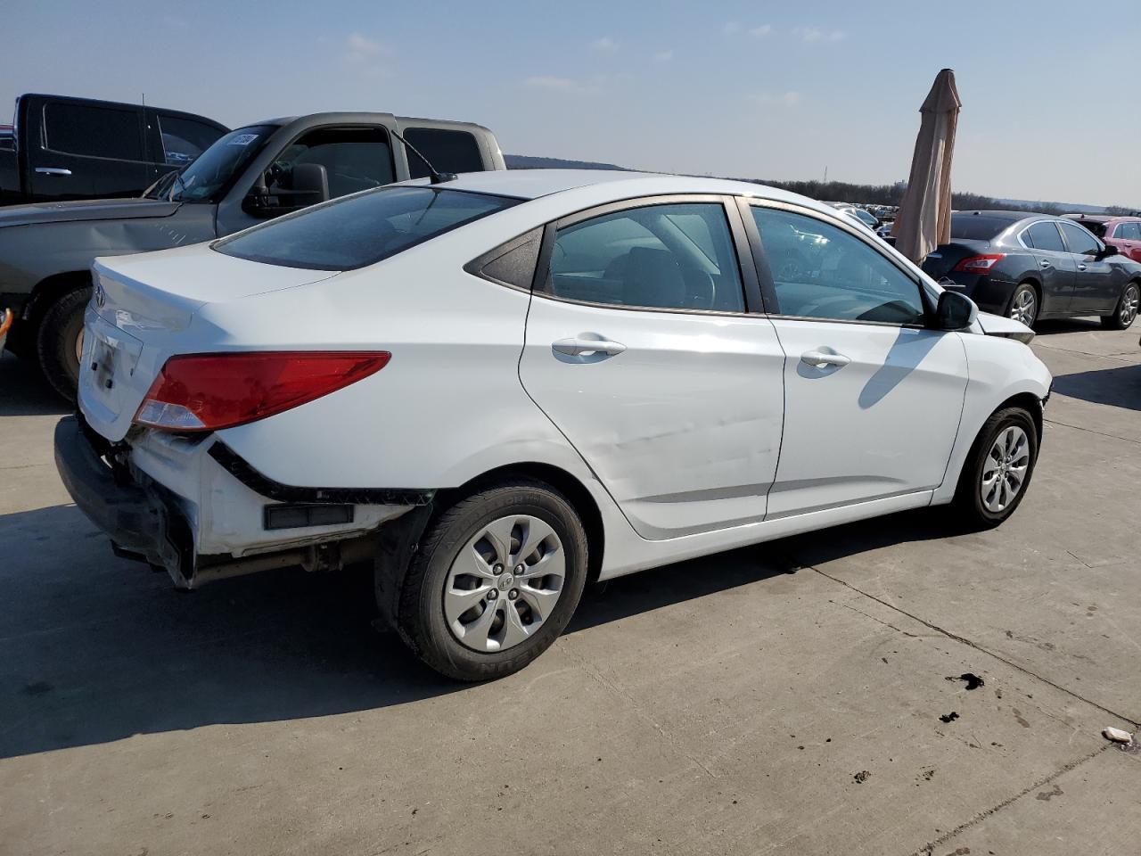 2017 HYUNDAI ACCENT SE - Image 3