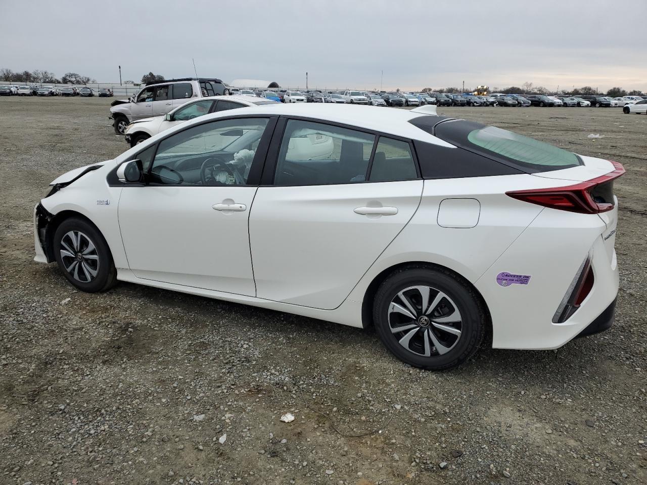 2018 TOYOTA PRIUS PRIM - Image 2