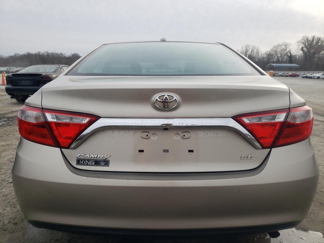 2015 TOYOTA CAMRY LE - Image 6