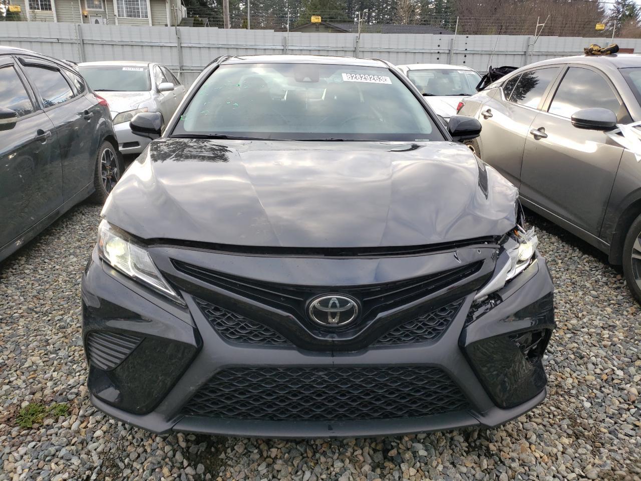 2020 TOYOTA CAMRY SE - Фото 5