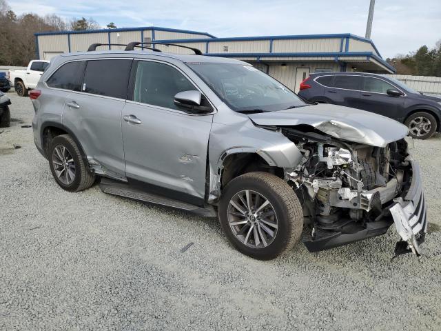 2019 Toyota Highlander Se - Фото 4