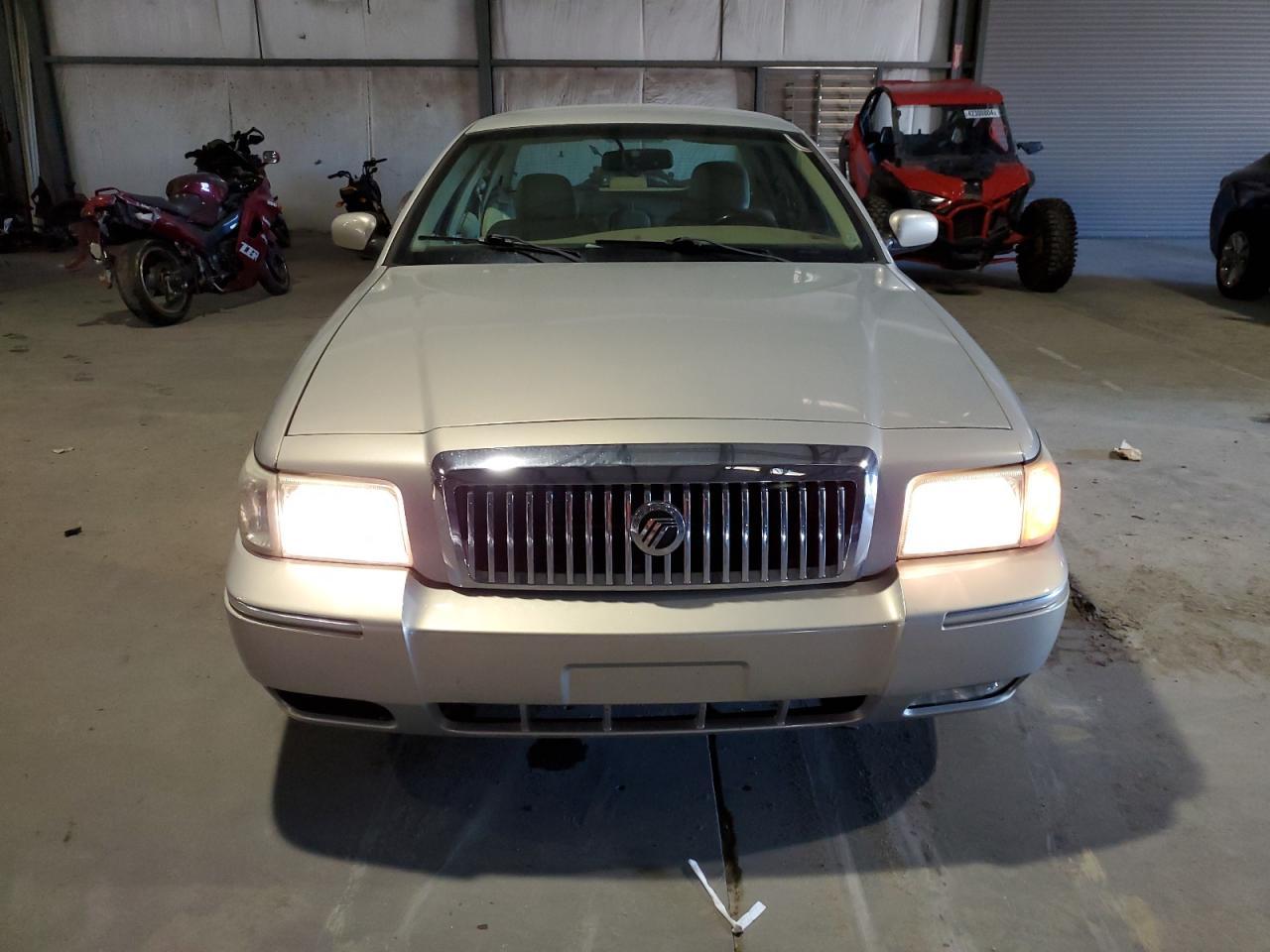 2010 MERCURY GRAND MARQ - Фото 5