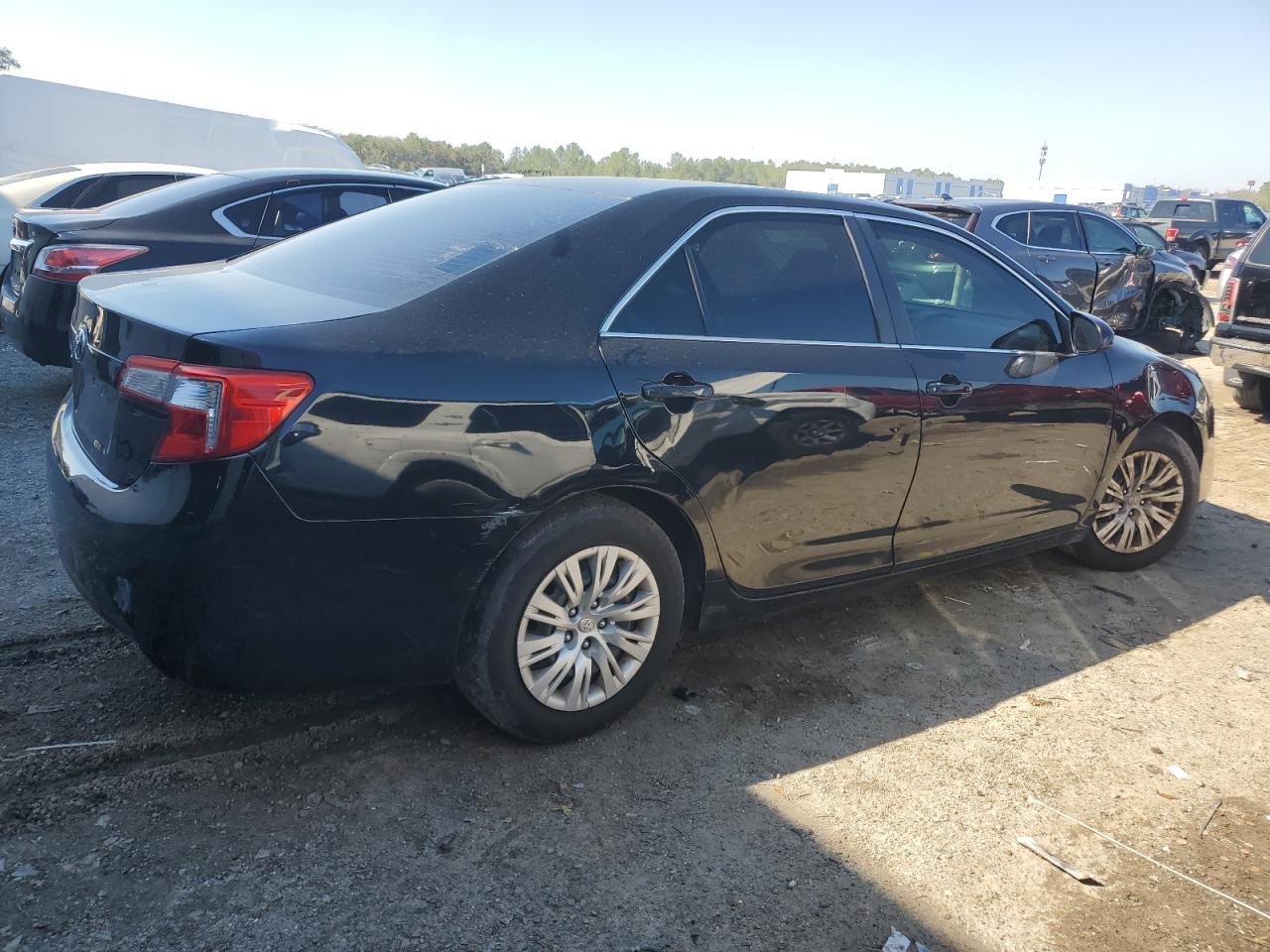 2014 TOYOTA CAMRY L - Фото 3