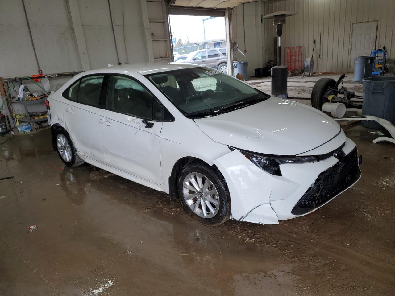 2021 TOYOTA COROLLA LE - Фото 4