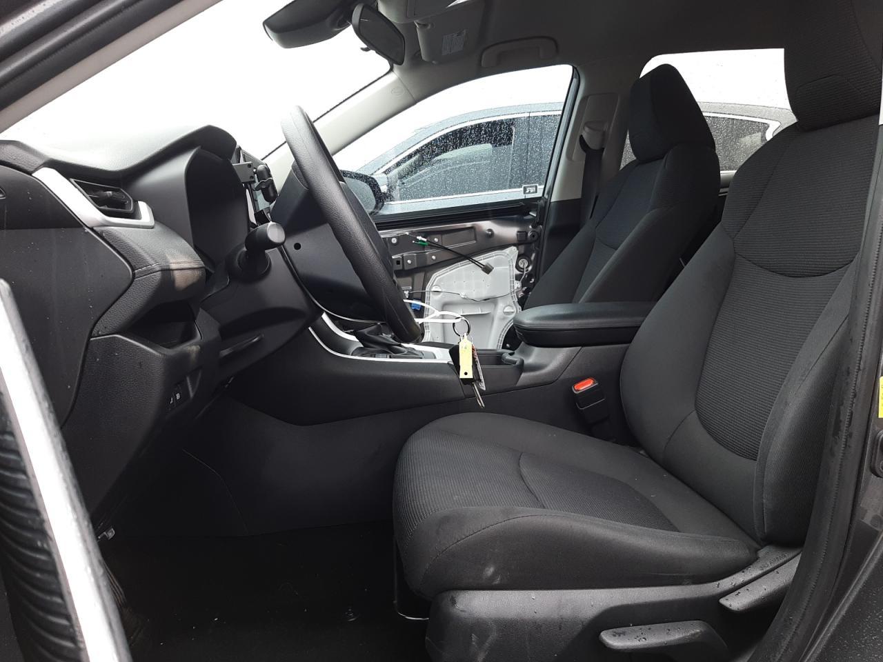 2021 TOYOTA RAV4 LE - Image 7