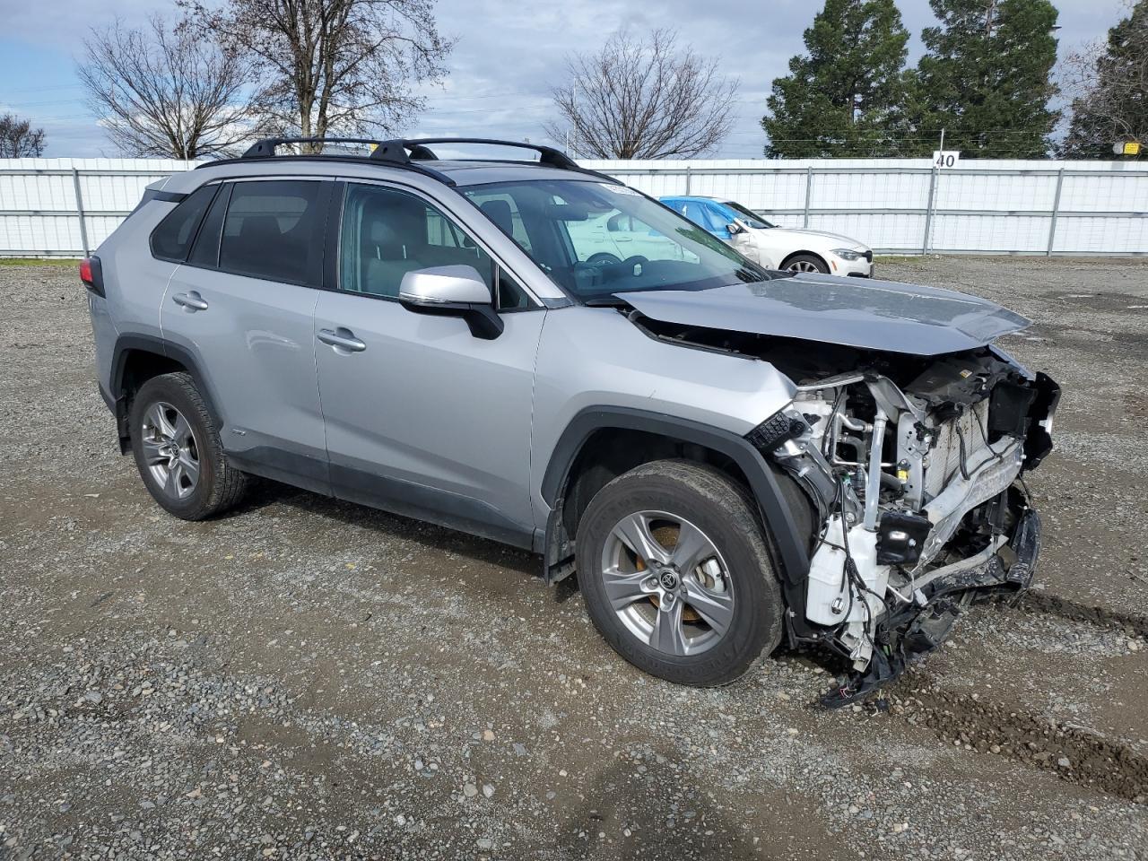 2022 TOYOTA RAV4 XLE - Фото 4