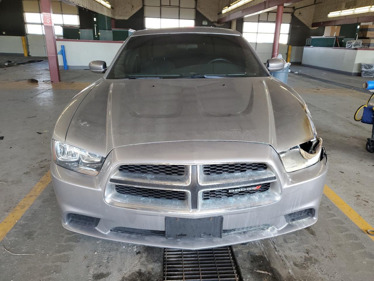 2014 DODGE CHARGER SE - Фото 5