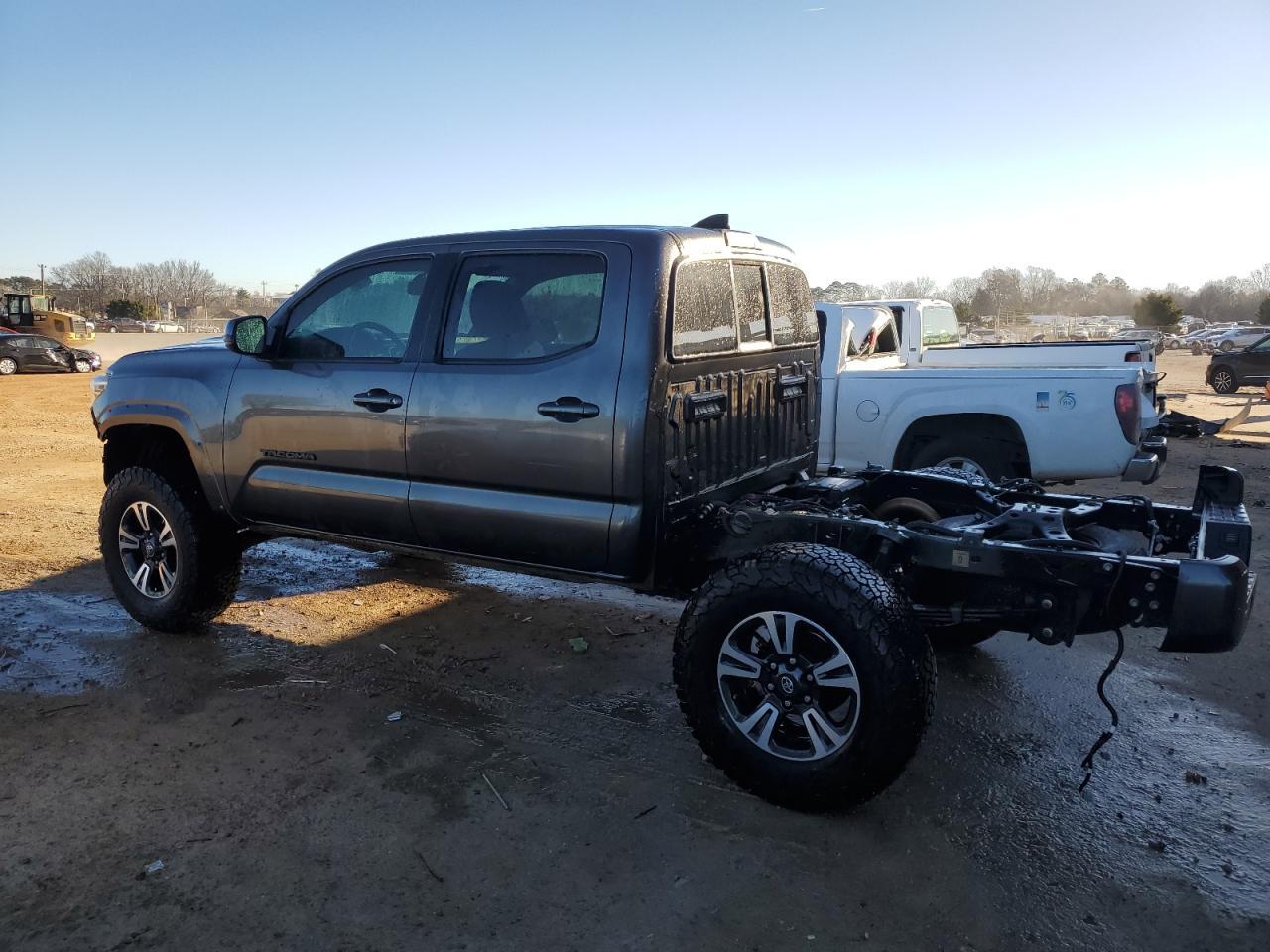 2016 TOYOTA TACOMA DOU - Фото 2