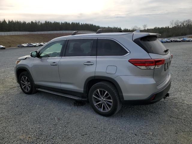 2019 Toyota Highlander Se - Фото 2