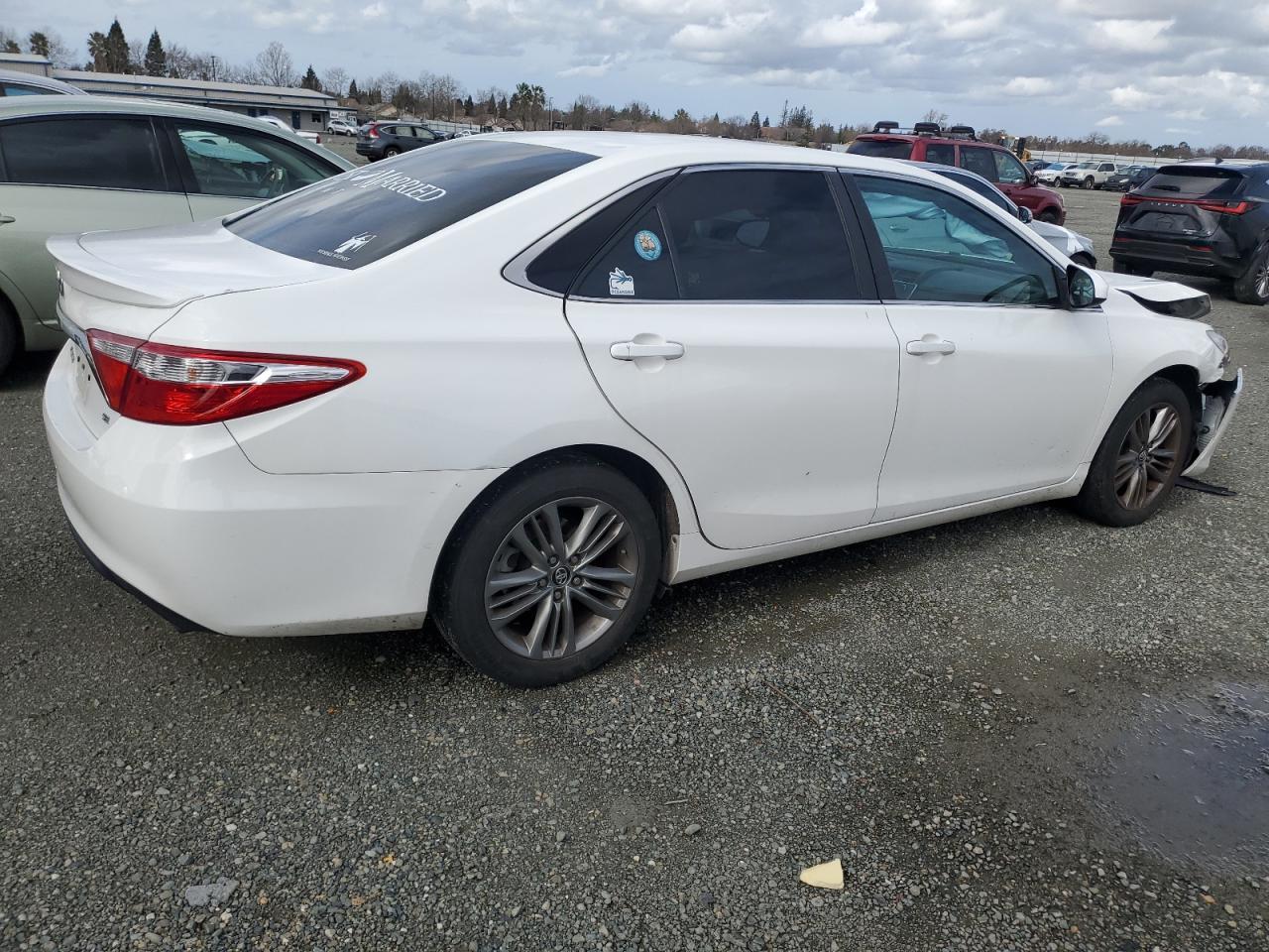 2017 TOYOTA CAMRY LE - Фото 3