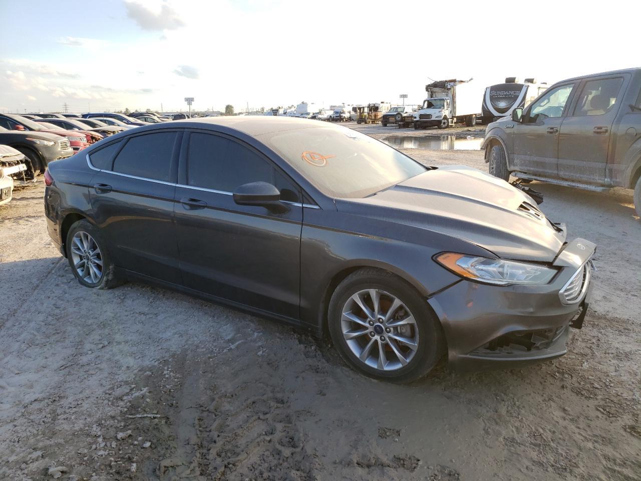 2017 FORD FUSION SE - Image 4