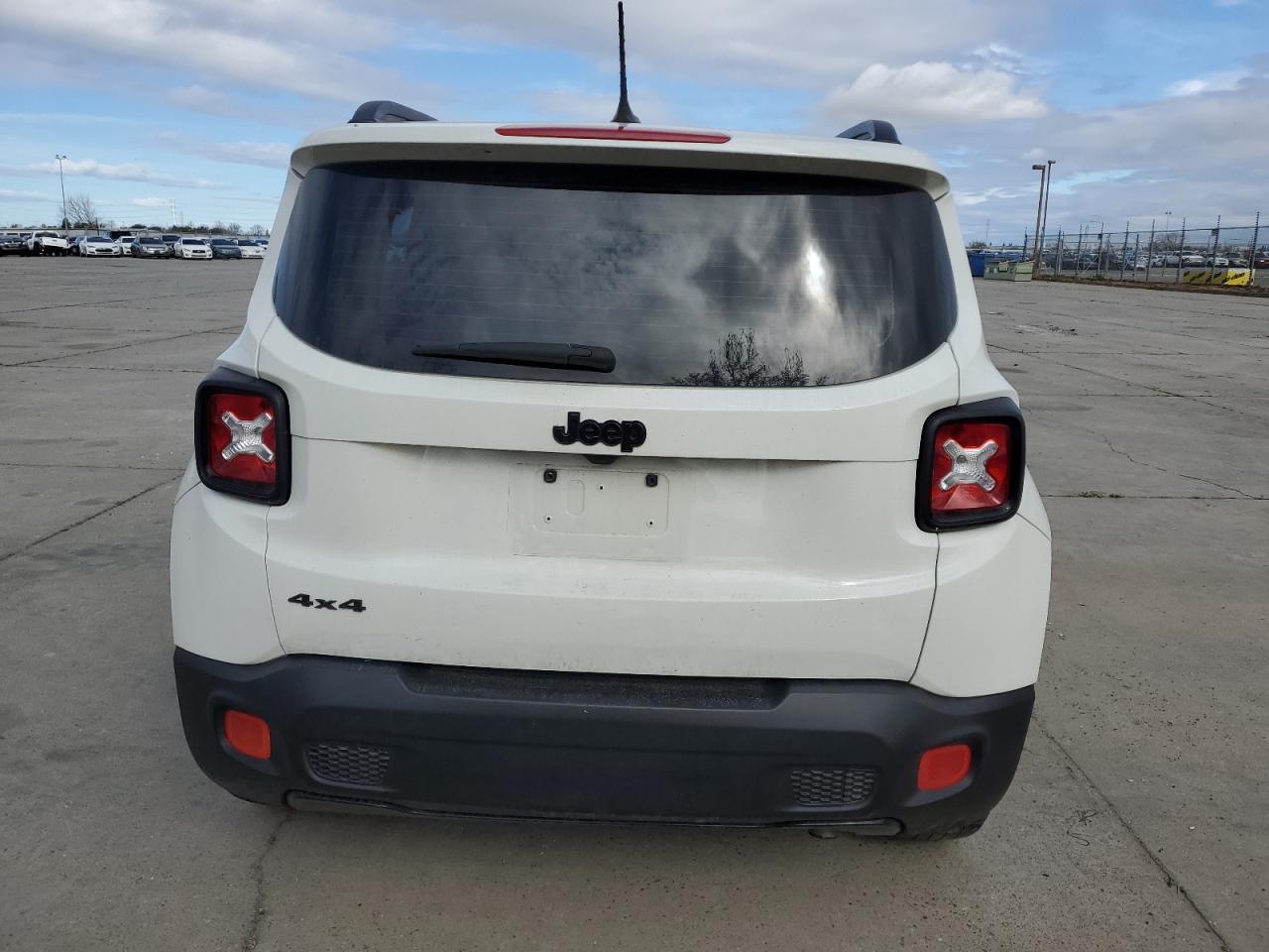 2017 JEEP RENEGADE L - Фото 6