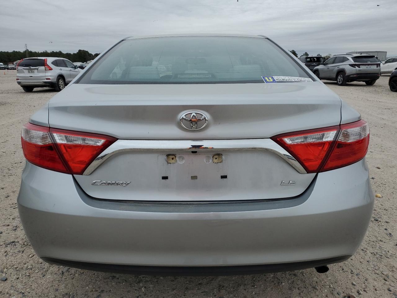 2015 TOYOTA CAMRY LE - Фото 6