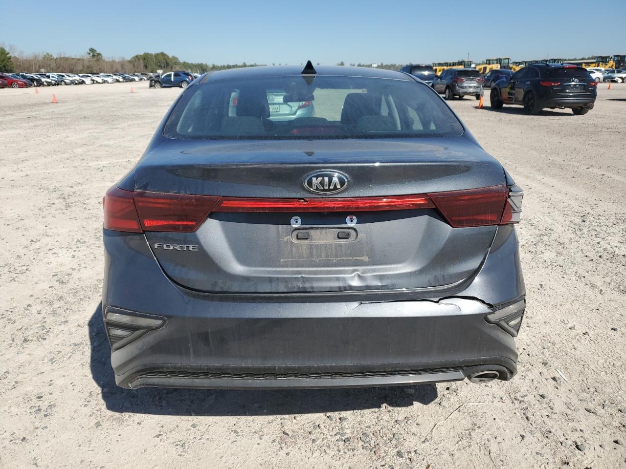 2021 KIA FORTE FE - Image 6