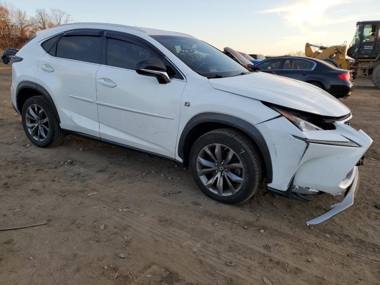 2017 LEXUS NX 200T BA - Фото 4