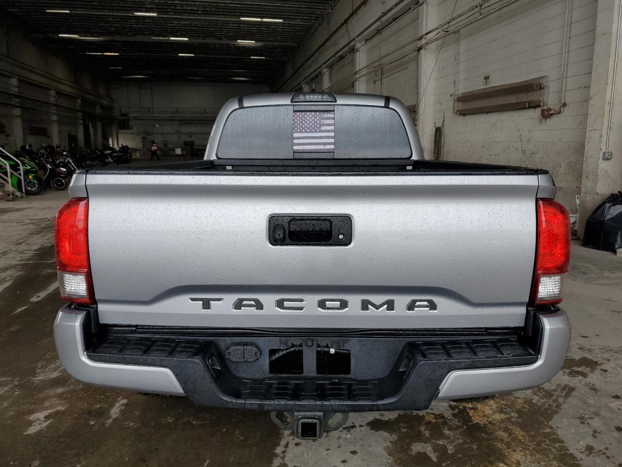 2017 TOYOTA TACOMA DOU - Фото 6