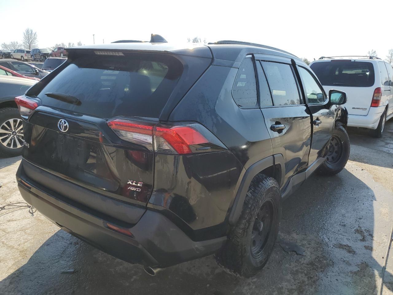 2020 TOYOTA RAV4 XLE - Image 3