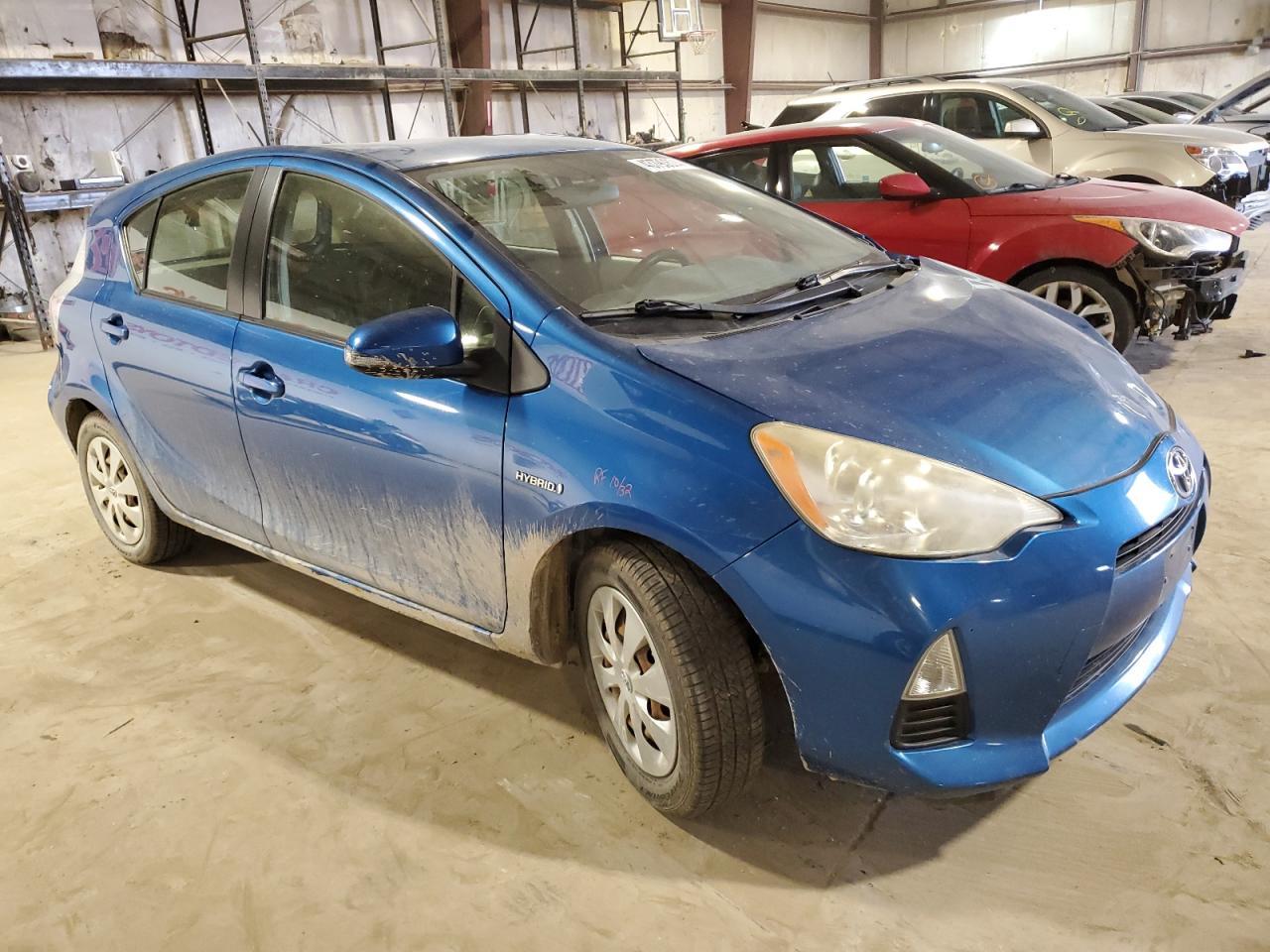 2013 TOYOTA PRIUS C - Image 4