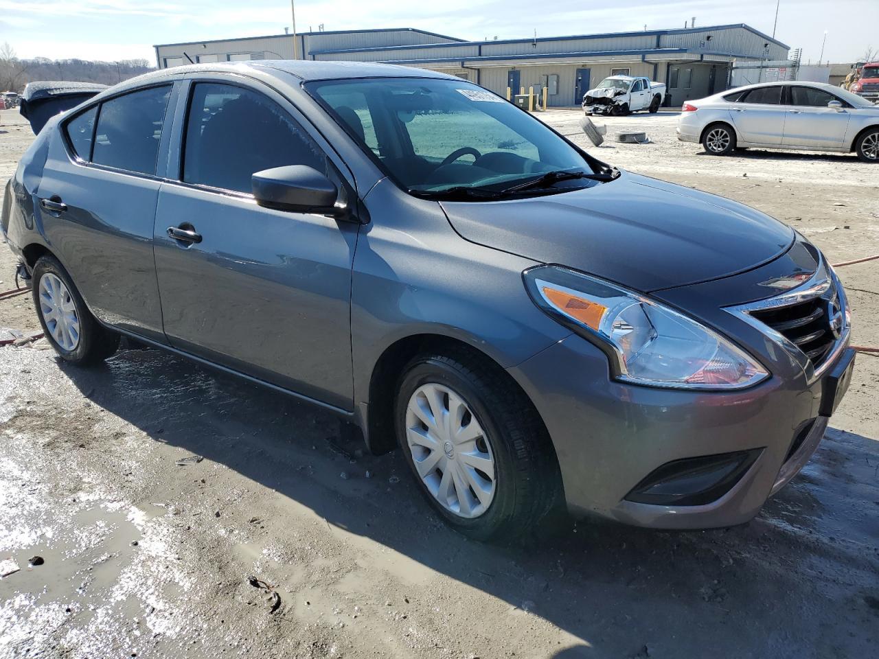 2016 NISSAN VERSA S - Фото 4