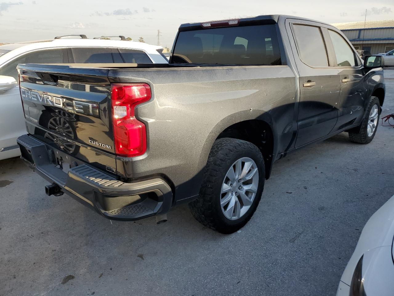 2021 CHEVROLET SILVERADO - Фото 3