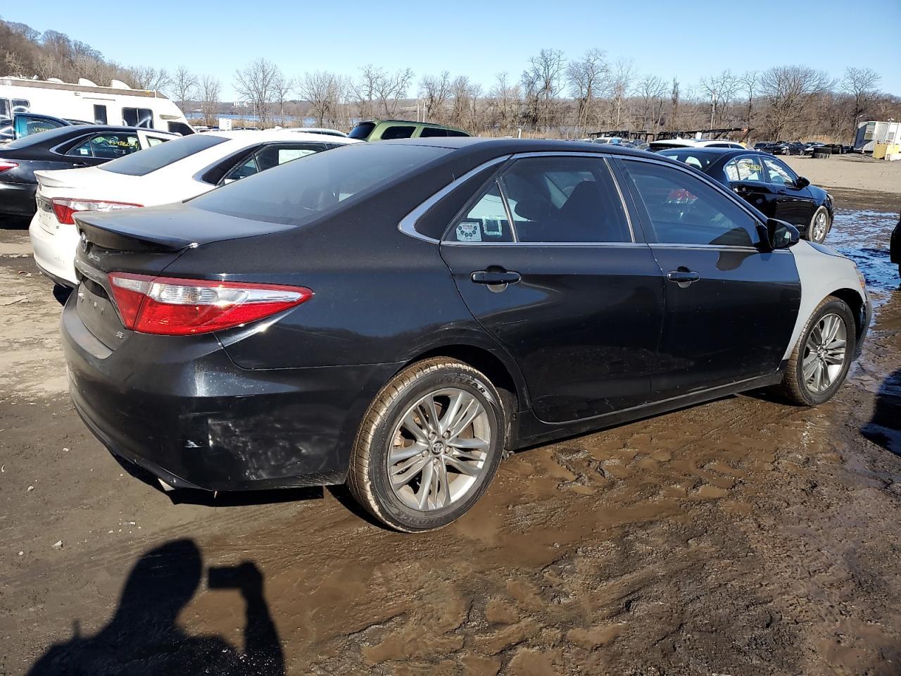 2017 TOYOTA CAMRY LE - Фото 3