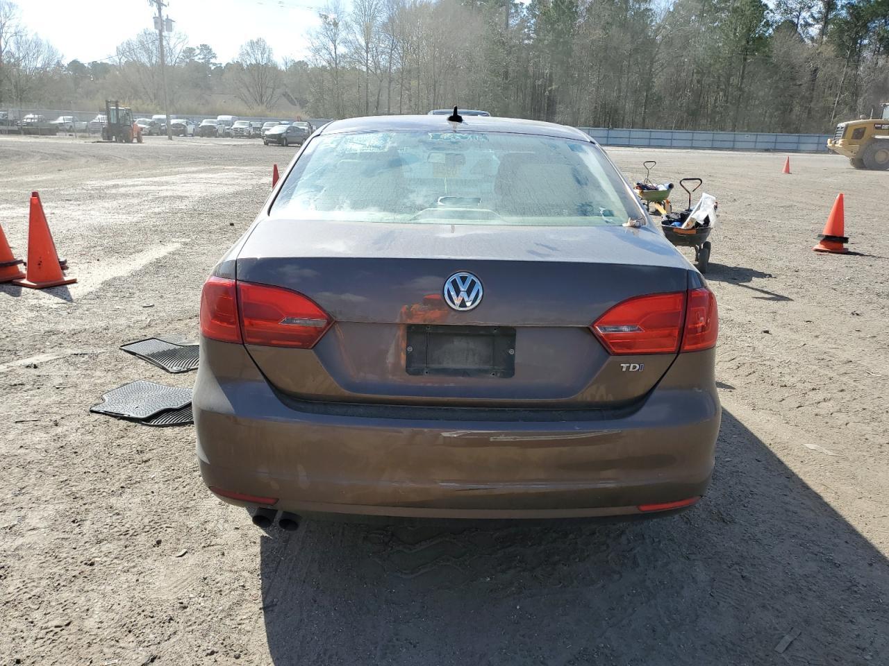 2013 VOLKSWAGEN JETTA TDI - Image 6