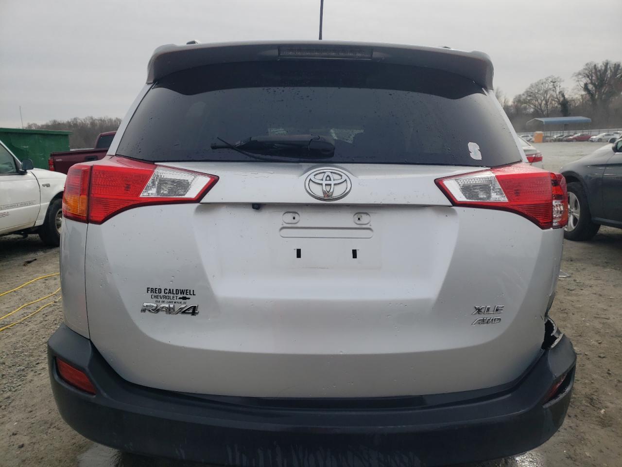 2015 TOYOTA RAV4 XLE - Image 6