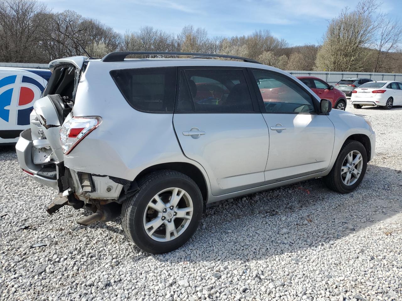 2011 TOYOTA RAV4 - Image 3