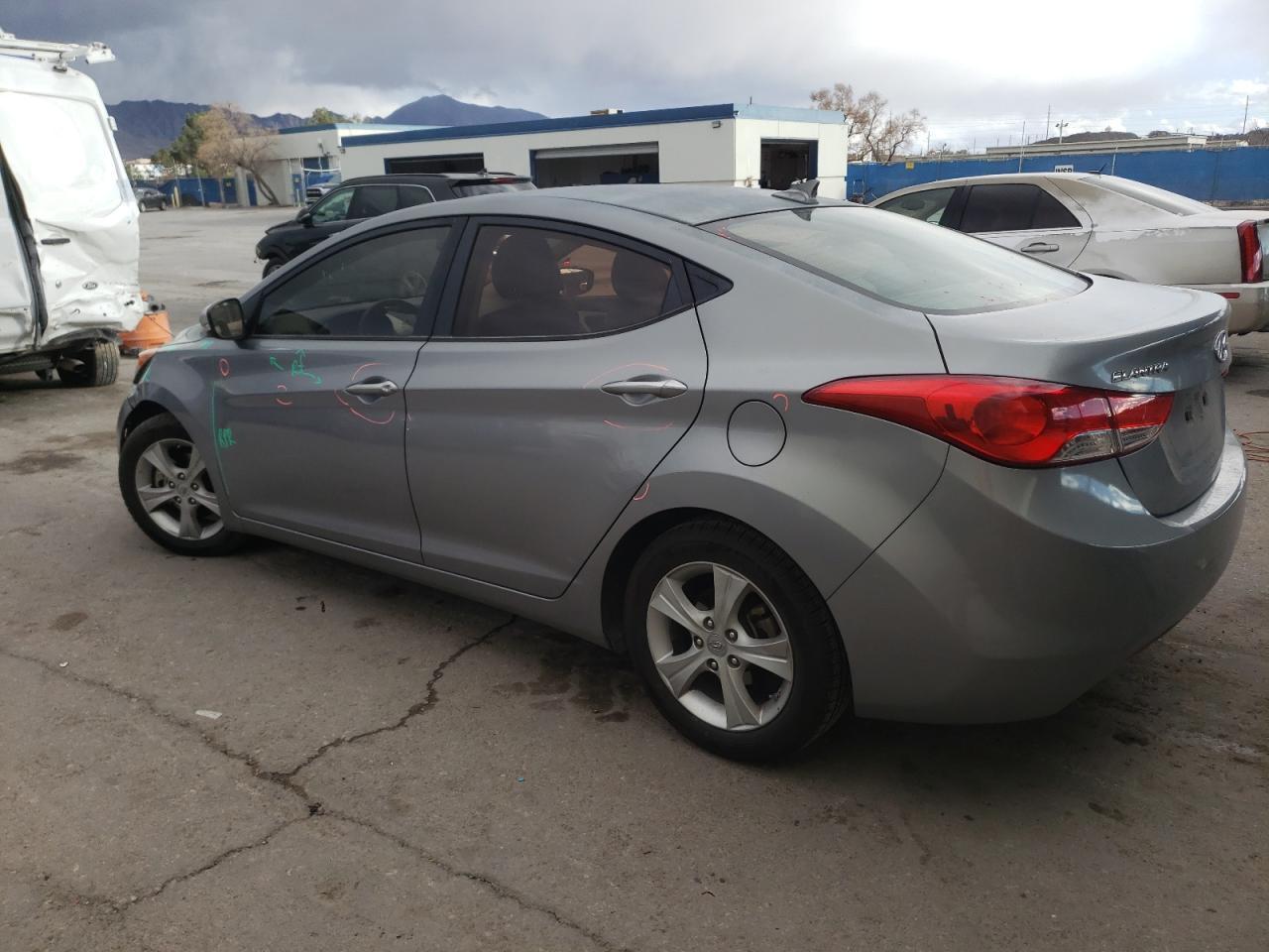 2013 HYUNDAI ELANTRA GL - Image 2