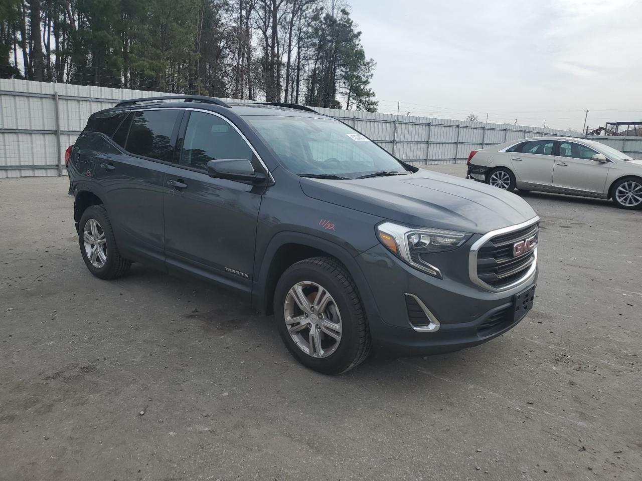 2018 GMC TERRAIN SL - Image 4