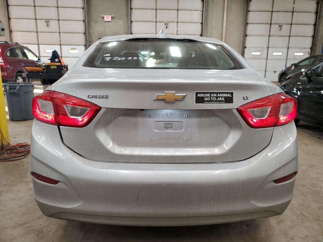 2017 CHEVROLET CRUZE LT - Фото 6