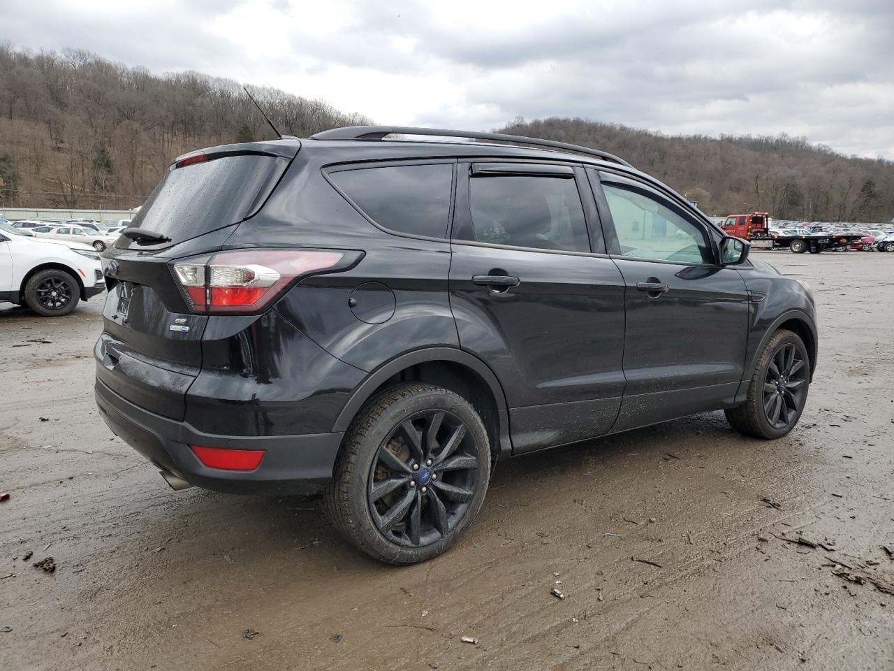 2017 FORD ESCAPE SE - Фото 3