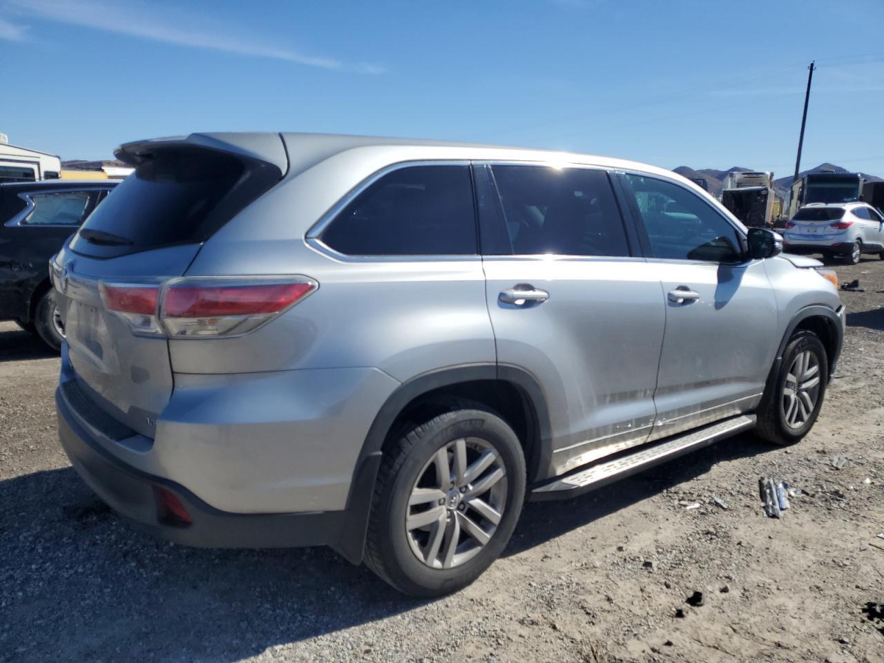 2015 TOYOTA HIGHLANDER - Image 3