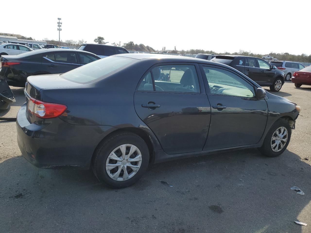 2013 TOYOTA COROLLA BA - Фото 3