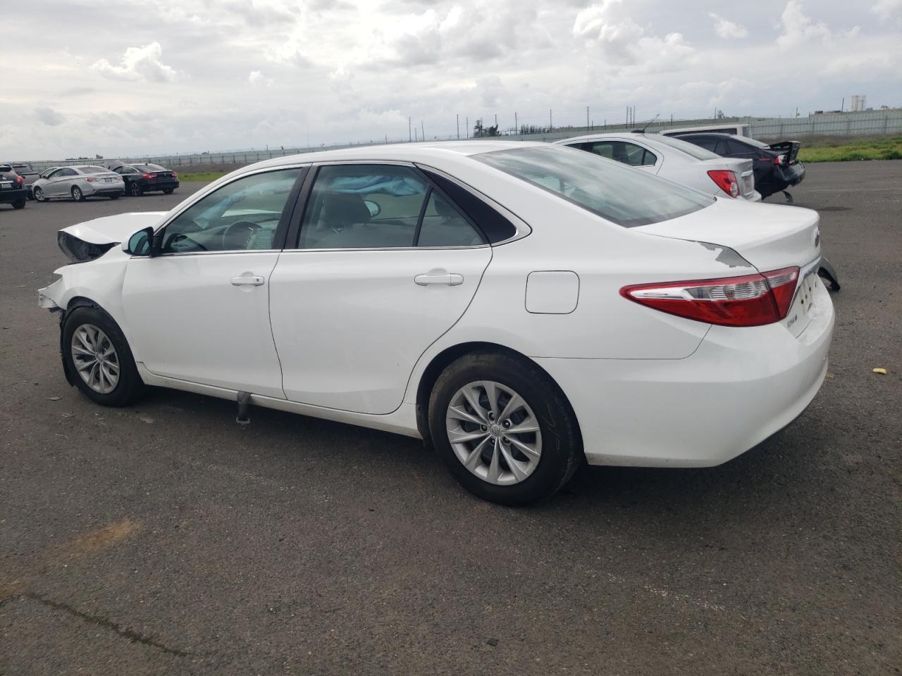 2015 TOYOTA CAMRY LE - Image 2